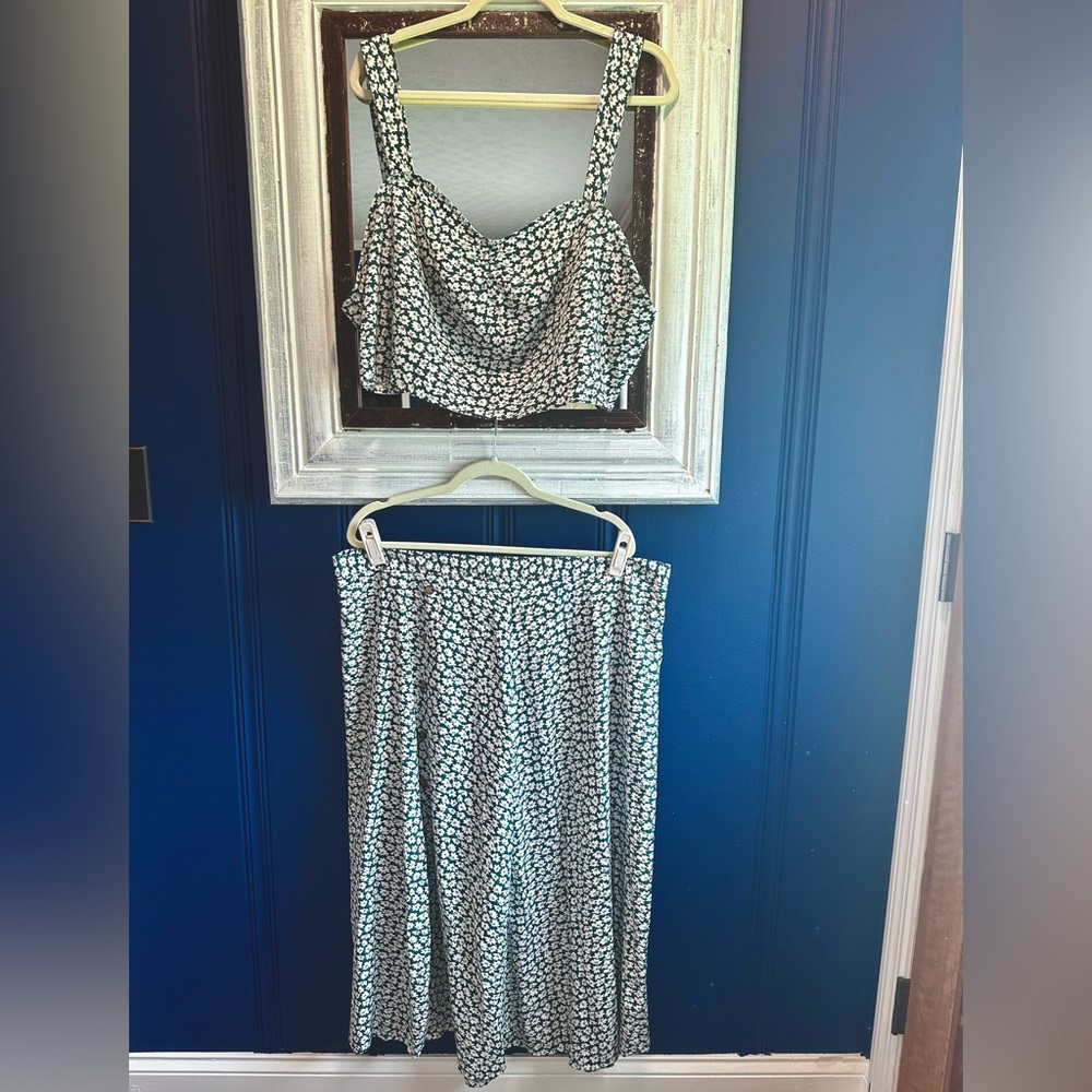 Green & White Floral Midi Skirt and Crop Top Set